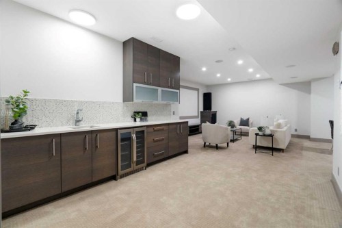 720 33A Street Nw, Calgary, AB 