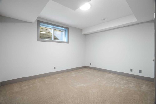 720 33A Street Nw, Calgary, AB 