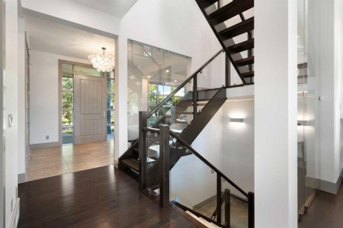 720 33A Street Nw, Calgary, AB 