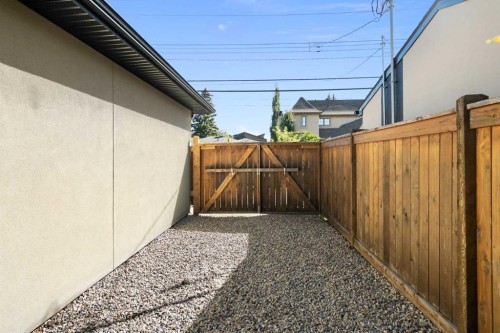 720 33A Street Nw, Calgary, AB 