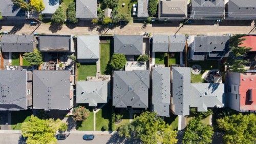 720 33A Street Nw, Calgary, AB 