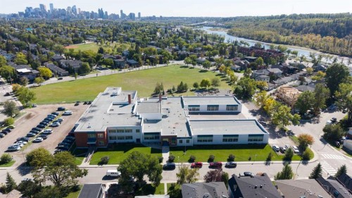 720 33A Street Nw, Calgary, AB 