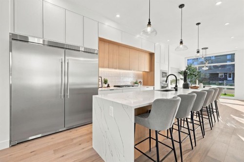 2026 36 Street Sw, Calgary, AB 