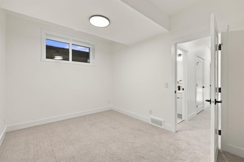 2026 36 Street Sw, Calgary, AB 