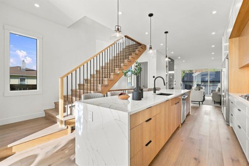 2026 36 Street Sw, Calgary, AB 