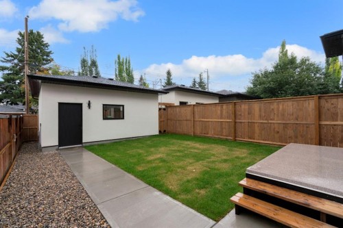 2424 31 Street Sw, Calgary, AB 
