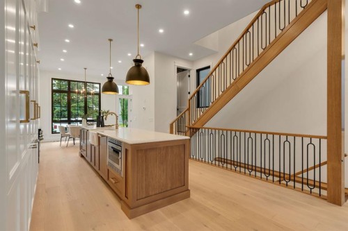 2424 31 Street Sw, Calgary, AB 