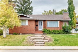 5712 Lakeview Drive SW Calgary, AB T3E 5S4