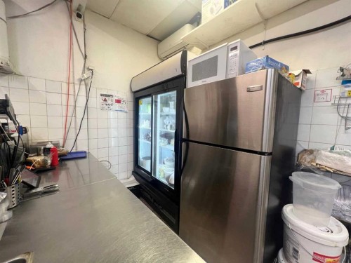 3-2111 Centre Street, Calgary, AB 