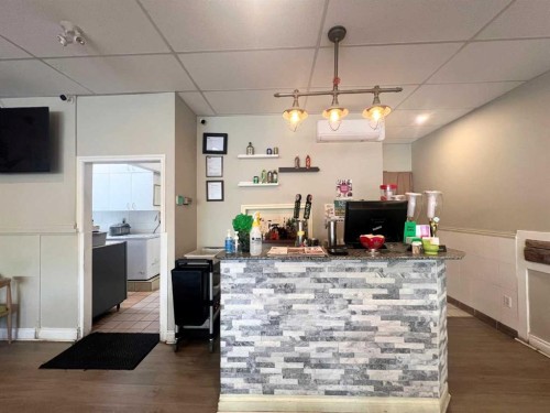 3-2111 Centre Street, Calgary, AB 
