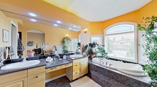 18 Tuscany Meadows Heights Nw, Calgary, AB 
