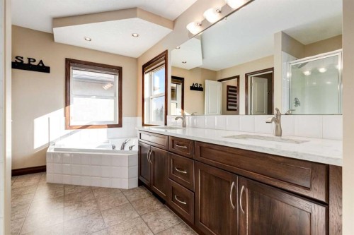 43 Cougar Plateau Circle Sw, Calgary, AB 