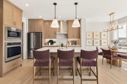 154 Annette Landing NW Calgary, AB T3R 2K1
