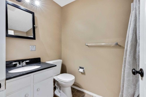 105-107 Elm Place, Okotoks, AB 