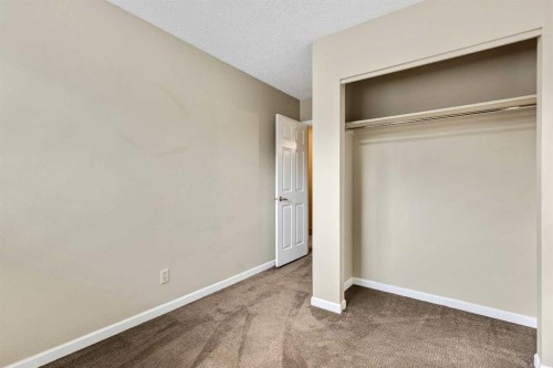 105-107 Elm Place, Okotoks, AB 