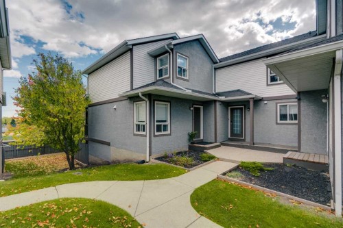 1205 Signal Hill Green SW Calgary, AB T3H 2Y4