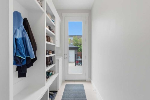 4407 17 Avenue Nw, Calgary, AB 