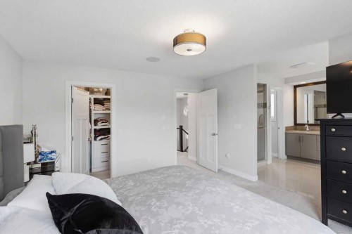 4407 17 Avenue Nw, Calgary, AB 