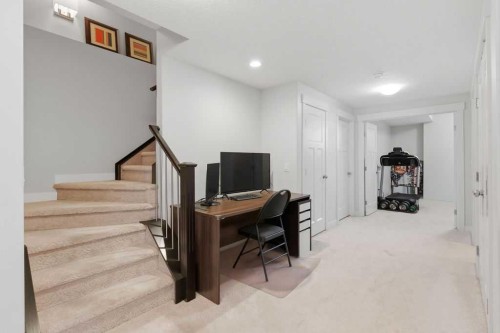 4407 17 Avenue Nw, Calgary, AB 