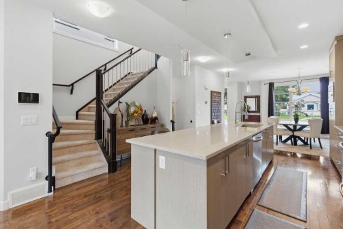 4407 17 Avenue Nw, Calgary, AB 