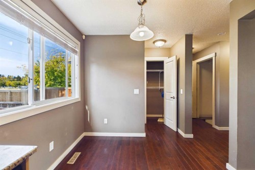 17 Deermeade Road Se, Calgary, AB 