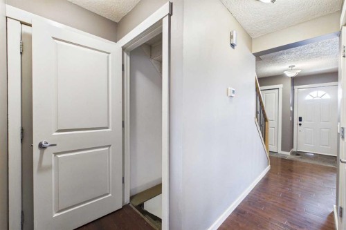 17 Deermeade Road Se, Calgary, AB 