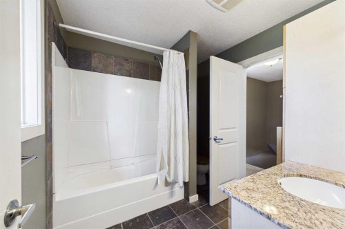 17 Deermeade Road Se, Calgary, AB 
