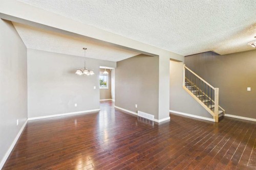 17 Deermeade Road Se, Calgary, AB 