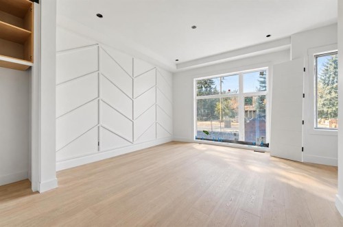 8623 48 Avenue Nw, Calgary, AB 