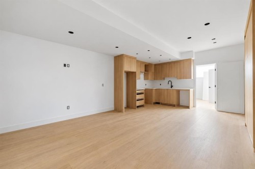 8623 48 Avenue Nw, Calgary, AB 