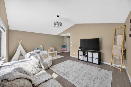 136 Riviera Way, Cochrane, AB 