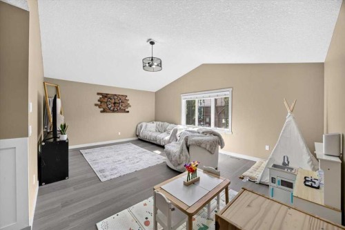 136 Riviera Way, Cochrane, AB 