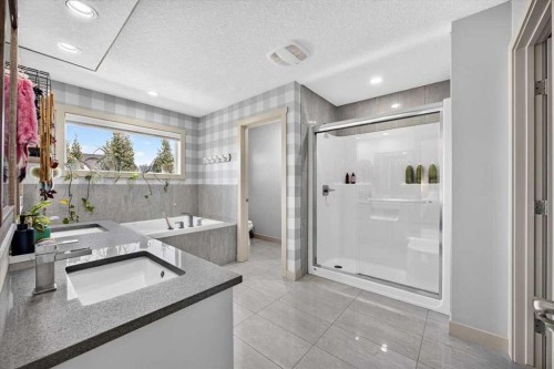136 Riviera Way, Cochrane, AB 