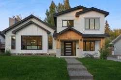 3375 Breton Close NW Calgary, AB T2L 1X3