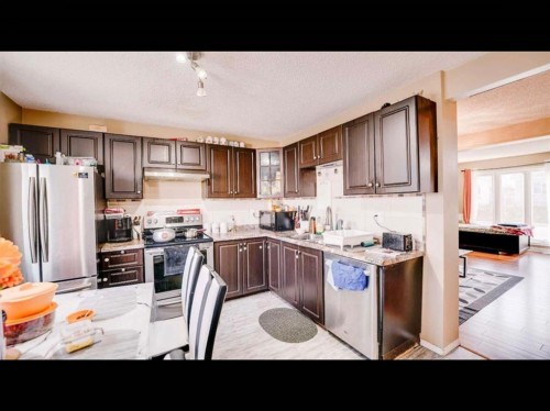 95 Castlegreen Close Ne, Calgary, AB 