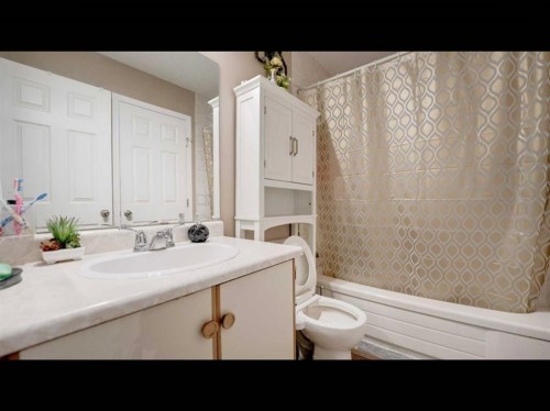95 Castlegreen Close Ne, Calgary, AB 