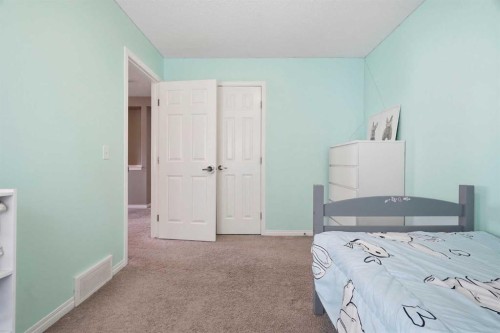 143 Windbrook Manor Sw, Airdrie, AB 