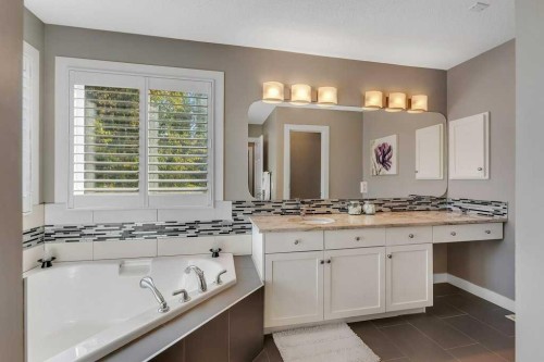 214 Valley Woods Place Nw, Calgary, AB 