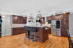 907 Ranchview Crescent NW Calgary, AB T3G 1A4