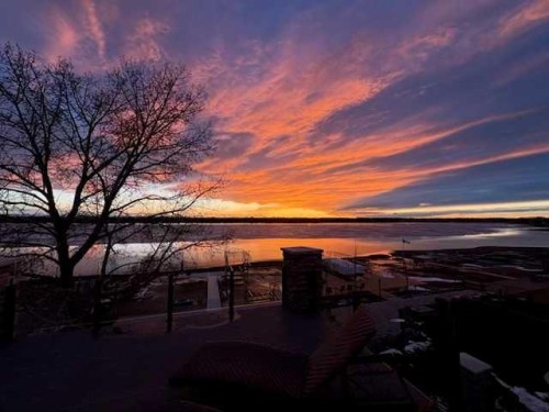 435 East Chestermere Drive, Chestermere, AB 