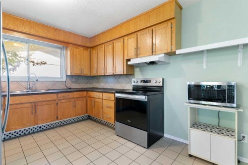 1423 16 Street Ne, Calgary, AB 