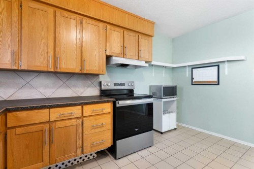 1423 16 Street Ne, Calgary, AB 