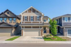 40 Evansfield Manor NW Calgary, AB T3P 1J9