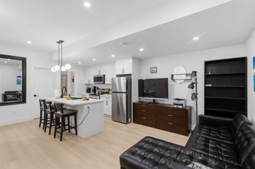 2019 21 Avenue Nw, Calgary, AB 