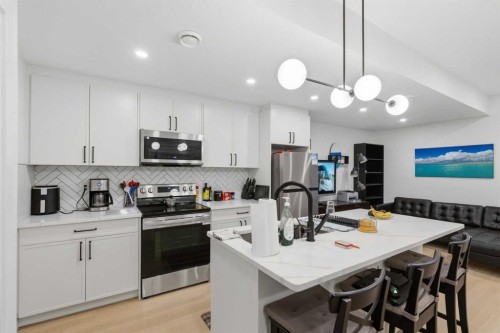 2019 21 Avenue Nw, Calgary, AB 