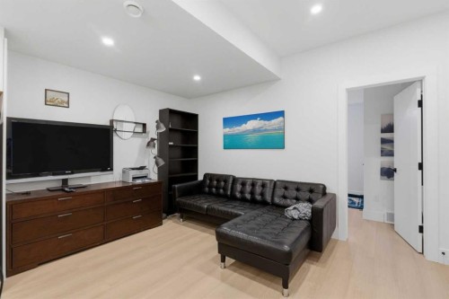 2019 21 Avenue Nw, Calgary, AB 