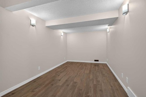 112 Beaconsfield Rise Nw, Calgary, AB 