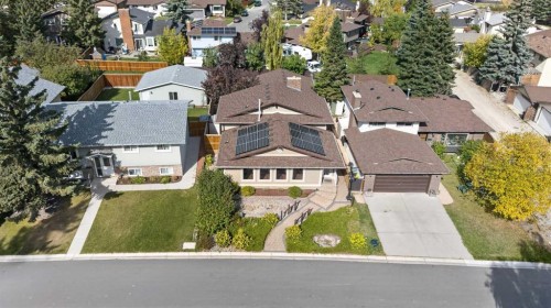 112 Beaconsfield Rise Nw, Calgary, AB 