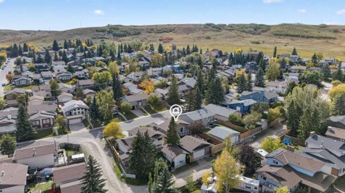 112 Beaconsfield Rise Nw, Calgary, AB 