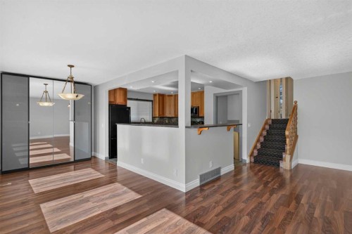 112 Beaconsfield Rise Nw, Calgary, AB 